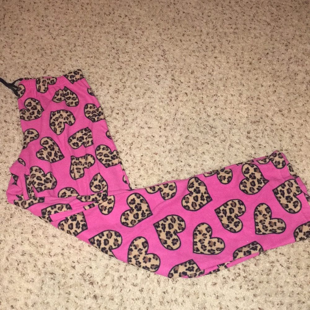 Girls/teen comfy cheetah pajama bottoms!!